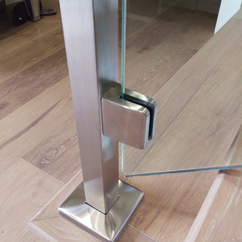Glass Clamp with Flat Plate for Round Newel Post